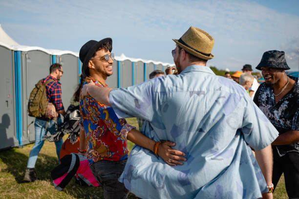 Best Luxury portable toilet rental  in Rouse, CA